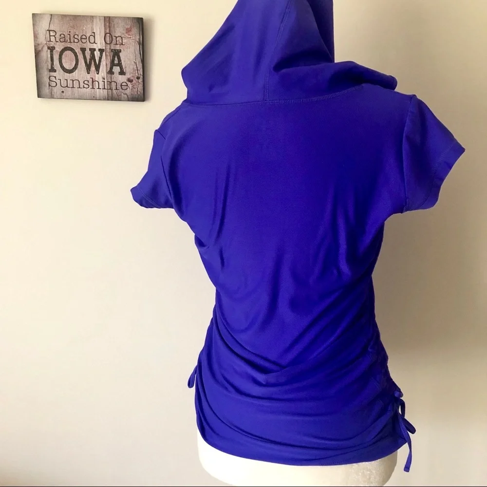 Athletic Top - Picture 4 of 5
